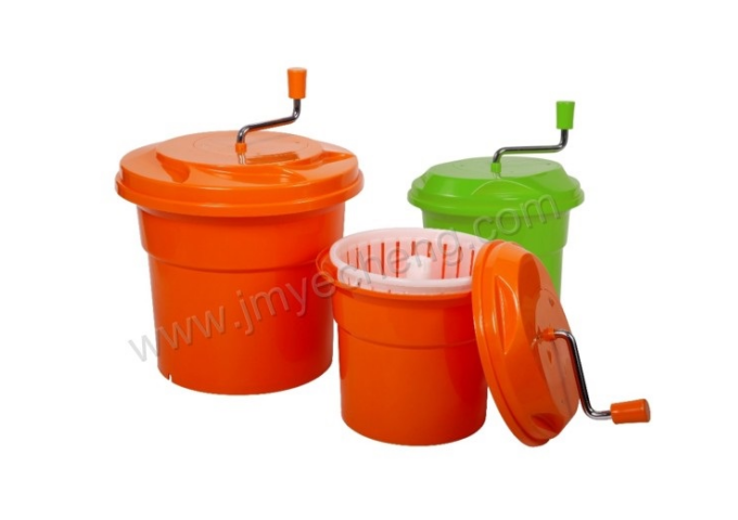 Plastic Salad Spinner